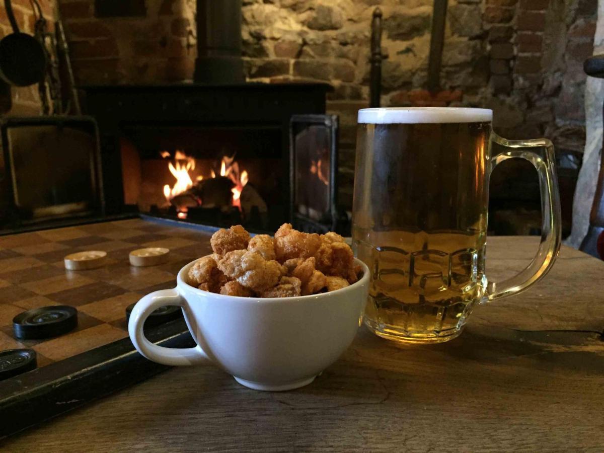 The Queen'S Head At Broad Chalke Hotel Esterno foto